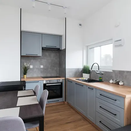 Lineburg * ワルシャワ